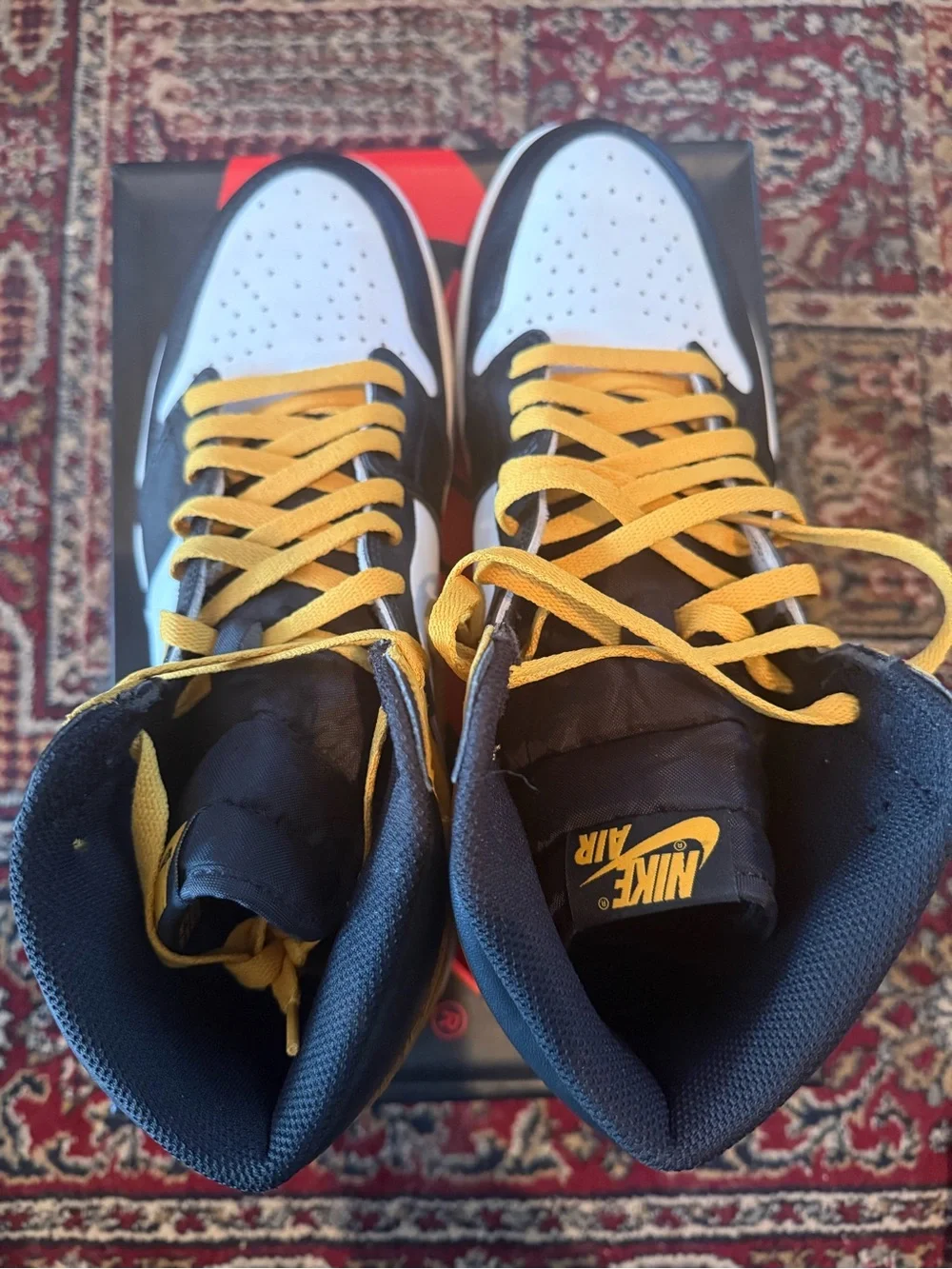 Jordan 1 Retro High Yellow Ochre - Sneakers in Black, White & Yellow